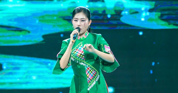 Cô gái hát 'Bài ca đất phương Nam' bị danh ca Thái Châu góp ý