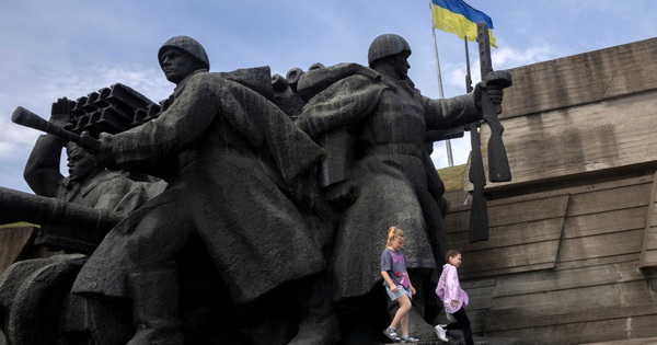 Nga - Ukraine đồng ý ngừng bắn 3 ngày do Mỹ làm trung gian