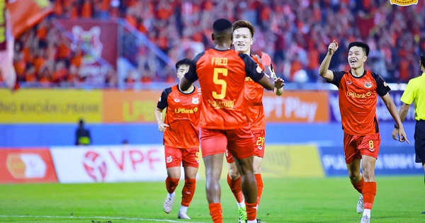 Chỉ 1 Hoàng Đức vẫn giúp Ninh Bình thắng dễ đội khó chịu nhất V-League