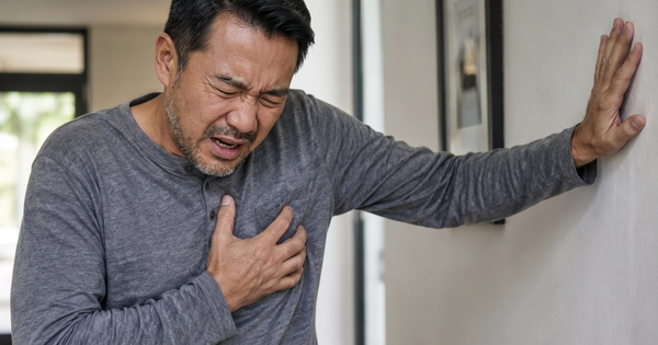 Sai lầm nguy hiểm khi sơ cứu người đau tim cần tránh