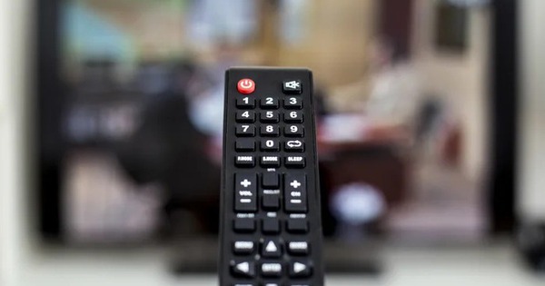 Lý do khiến remote TV đa năng dần 'thất sủng'