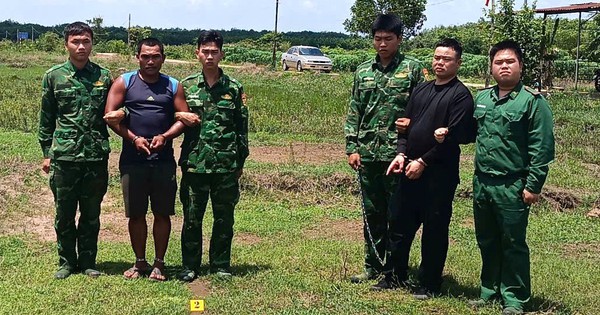 Biên phòng Tây Ninh bắt 2 nghi can mang ma túy nhập cảnh trái phép