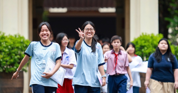 Làm đề văn lớp 10 về 'thiếu cảm xúc', thí sinh nêu dẫn chứng nào?