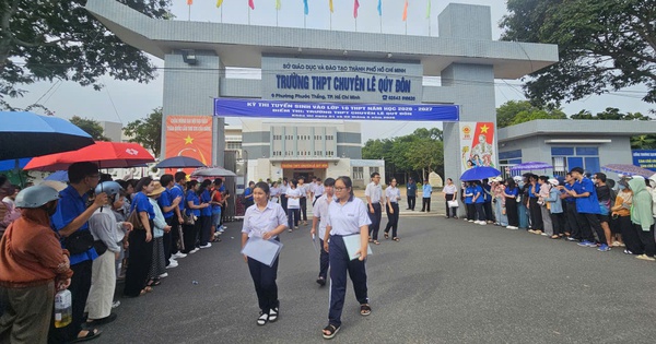 Đề tiếng Anh lớp 10 TP.HCM: Học sinh thi trường chuyên nói dễ dàng đạt điểm 9