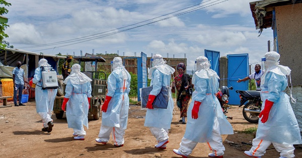 Ca nhiễm Ebola ở châu Phi tăng, Mỹ giục châu Âu siết đi lại