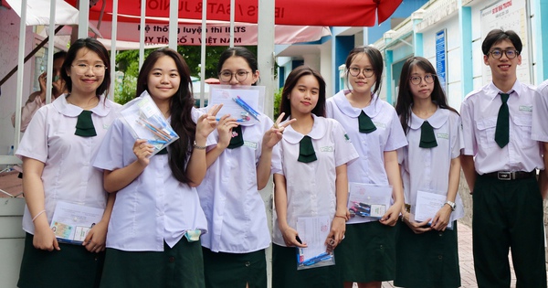 Thức trắng đêm ôn bài, sợ ngủ quên: Những nỗi lo của thí sin