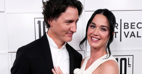 Katy Perry gọi cựu Thủ tướng Canada là 'tình yêu c