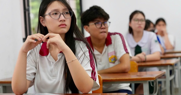 Điểm trung bình tiếng Anh 2025 thấp nhất nhóm tự c