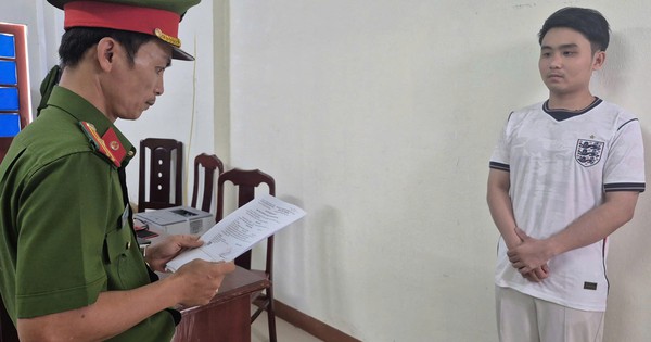 Nhân viên cửa hàng điện thoại ở Đà Nẵng chiếm đoạt