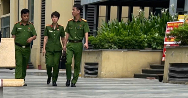 Police appear at Hanoi apartment complex after parking fee assault