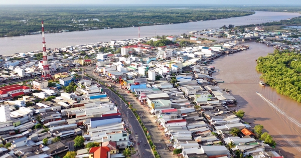 Ca Mau Establishes Năm Căn Ward, Bolstering Coastal Economic Zone Focused on Logistics and Marine Industries