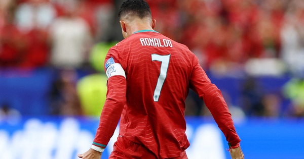 Ronaldo rực sáng, lập kỷ lục vô tiền khoáng hậu tại World Cup