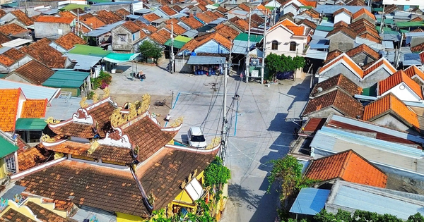 Vietnam's Interior Ministry Studies Further Merging of Communes and Wards
