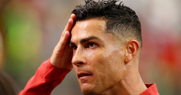 Choáng giá vé xem Ronaldo và Bồ Đào Nha đấu Colombia: 1,5 tỉ đồng, tăng tốc độ phi mã