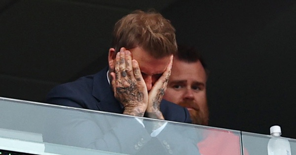 Biểu cảm gây sốt của Beckham trận Anh hòa nhạt Ghana: Hôn gió, gãi trán, ôm đầu thất vọng và...