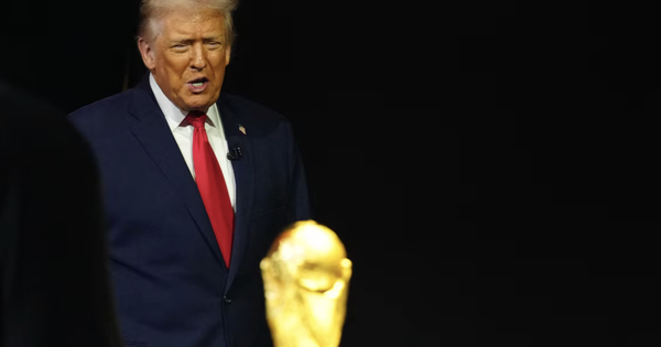 Tổng thống Trump và Chủ tịch FIFA Infantino sẽ cùng trao cúp vô địch World Cup 2026