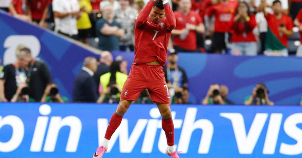 Ronaldo đã bật công tắc cỗ máy chinh phục