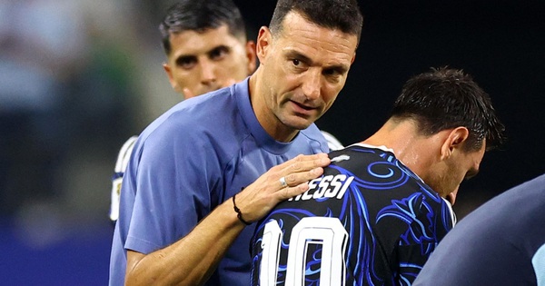 HLV Scaloni nói điều &lsquo;lạ lùng&rsquo; về Cabo Verde, dành trọn vẹn trái tim cho nhân vật đặc biệt: Messi!
