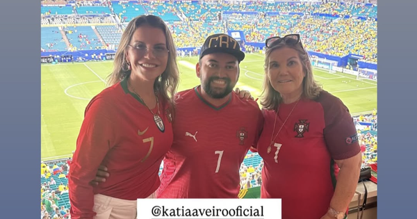 Mẹ của Ronaldo bảo vệ con trai giữa cơn bão chỉ trích: &lsquo;Chúng tôi từng đi lên từ tận đáy...&rsquo;