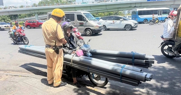'Hung thần' chở tôn, sắt thép lộng hành trên đường: CSGT TP.HCM ra quân xử lý