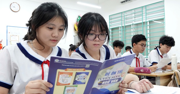 Học toán thì mới ra tiền, còn học văn chỉ là viển vông?