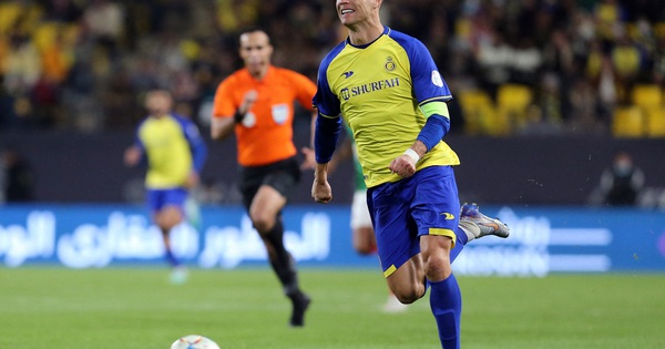 'Luật sư' Ronaldo trước phiên tòa World Cup