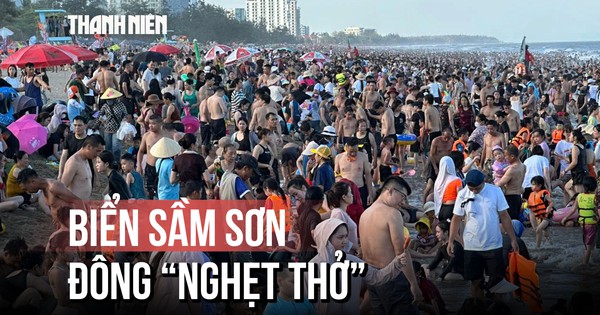 Biển Sầm Sơn chiều cuối tuần: Đông đến mức nhìn ảnh ai cũng.