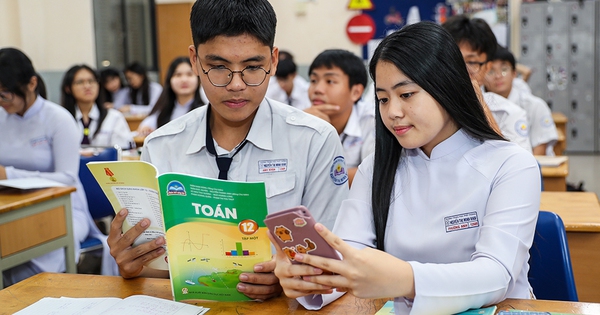 Thi tốt nghiệp THPT 2026: 'Siết' ra đề, coi thi, chấm thi