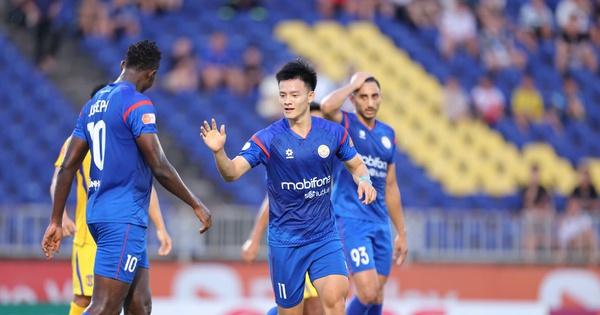 PVF-CAND bất ngờ đánh bại SLNA, đấu play-off giành vé trụ lạ