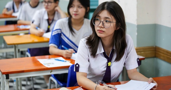 Từng dạy học trò điểm 10 toán thi tốt nghiệp THPT, thầy giáo