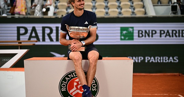 Zverev vô địch Roland Garros 2026: Vinh quang từ độ bền dây 