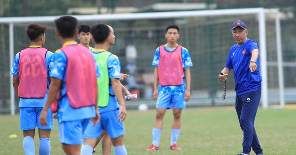 U.19 Việt Nam 'tim đập dồn' xem U.19 Úc đấu Campuc