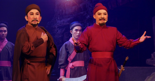 Lê Hậu - học trò Kim Tử Long làm liveshow đậm chất