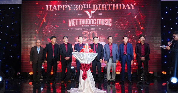Việt Thương Music công bố nhận diện thương hiệu mới sau cột 