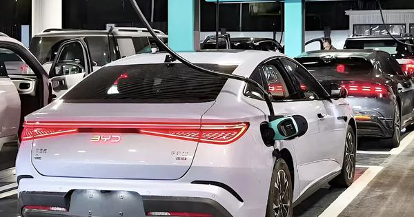 BYD sắp đưa sạc siêu nhanh 1.500 kW vào Việt Nam: Hạ tầng điện có đáp ứng?