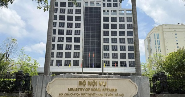 Vietnam proposes easing disciplinary rules for civil servants, expanding exemptions