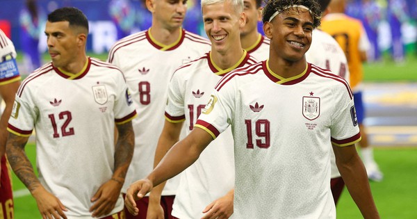 Thủ tướng và Hoàng gia Tây Ban Nha dự chung kết, số 19 kết nối Messi - Yamal