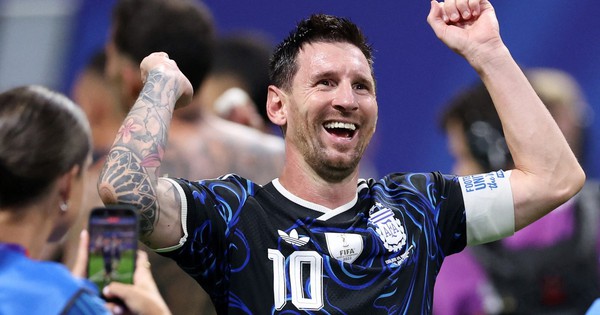 Messi vào chung kết World Cup bằng 2 phiên bản đáng sợ: &lsquo;Đi bộ&rsquo; và &lsquo;hồi xuân&rsquo;