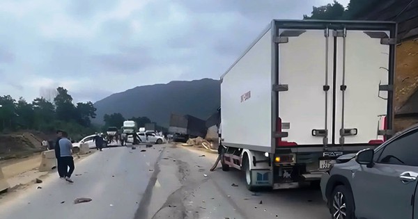 Police seek witnesses for multi-vehicle accident on La Son - Hoa Lien expressway