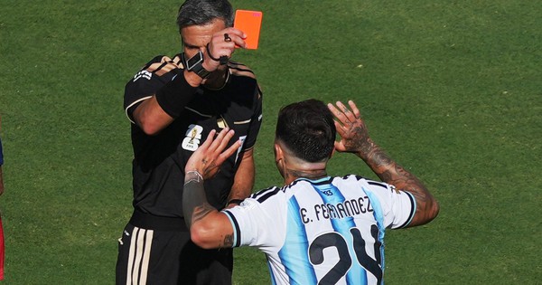 Sao Argentina Enzo Fernandez lần đầu lên tiếng về tấm thẻ đỏ tai hại ở chung kết World Cup