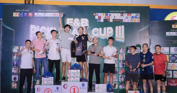 Diễn vi&ecirc;n Qu&aacute;ch Ngọc Tuy&ecirc;n v&ocirc; địch pickleball phong tr&agrave;o ở Cần Thơ