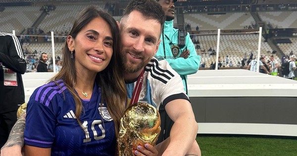 Vợ Messi viết những lời nồng nàn ngay sau World Cup 2026: 'Anh mãi là người giỏi nhất'