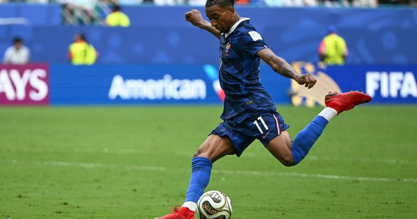 Chuyển nhượng mùa hè 2026: 50 triệu nghĩa là... 100 triệu