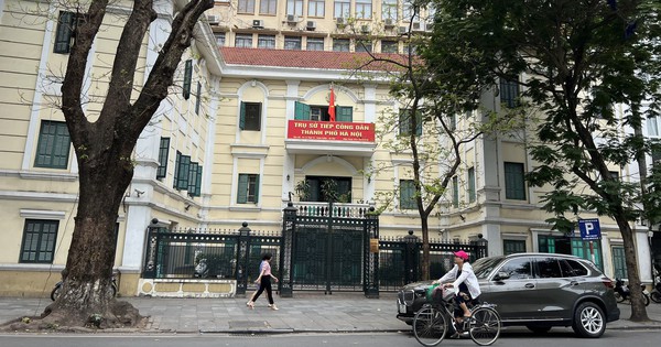 Vietnam doubles allowances for officials handling citizen complaints