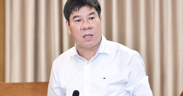 Năm 2027 dự kiến thi tốt nghiệp THPT trên máy tính ở nơi đủ điều kiện