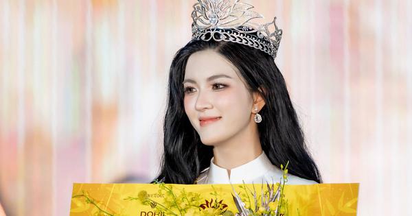 Cô gái quê Thanh Hóa đăng quang Hoa hậu Du lịch Bản sắc Việt Nam