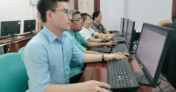 Ca Mau spends over 106 billion VND to upgrade digital equipment in all communes and wards | Thanh Niên (VN)