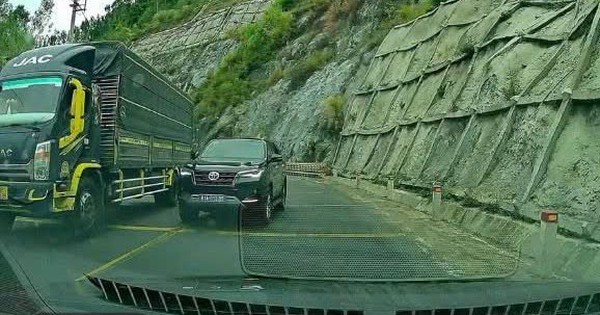 State vehicle driver fined for dangerous overtaking on An Khe Pass