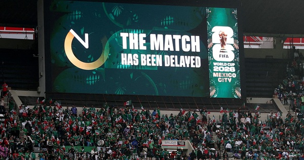 FIFA hoãn khẩn cấp trận Mexico - Anh vì thời tiết cực xấu: Đến khi nào mới đấu được?
