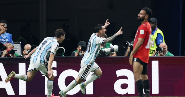 Cựu danh thủ Thierry Henry: &lsquo;Đừng đánh thức con quái vật trong người Messi, khủng khiếp lắm&rsquo;
